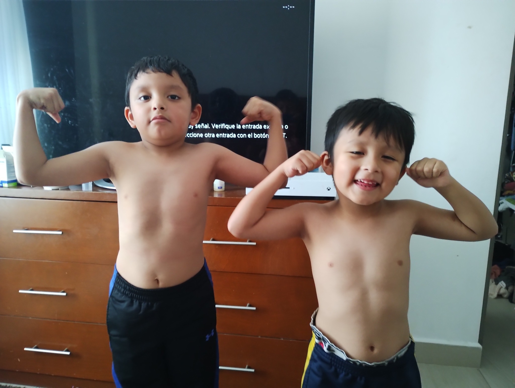 Renecito con su hermano